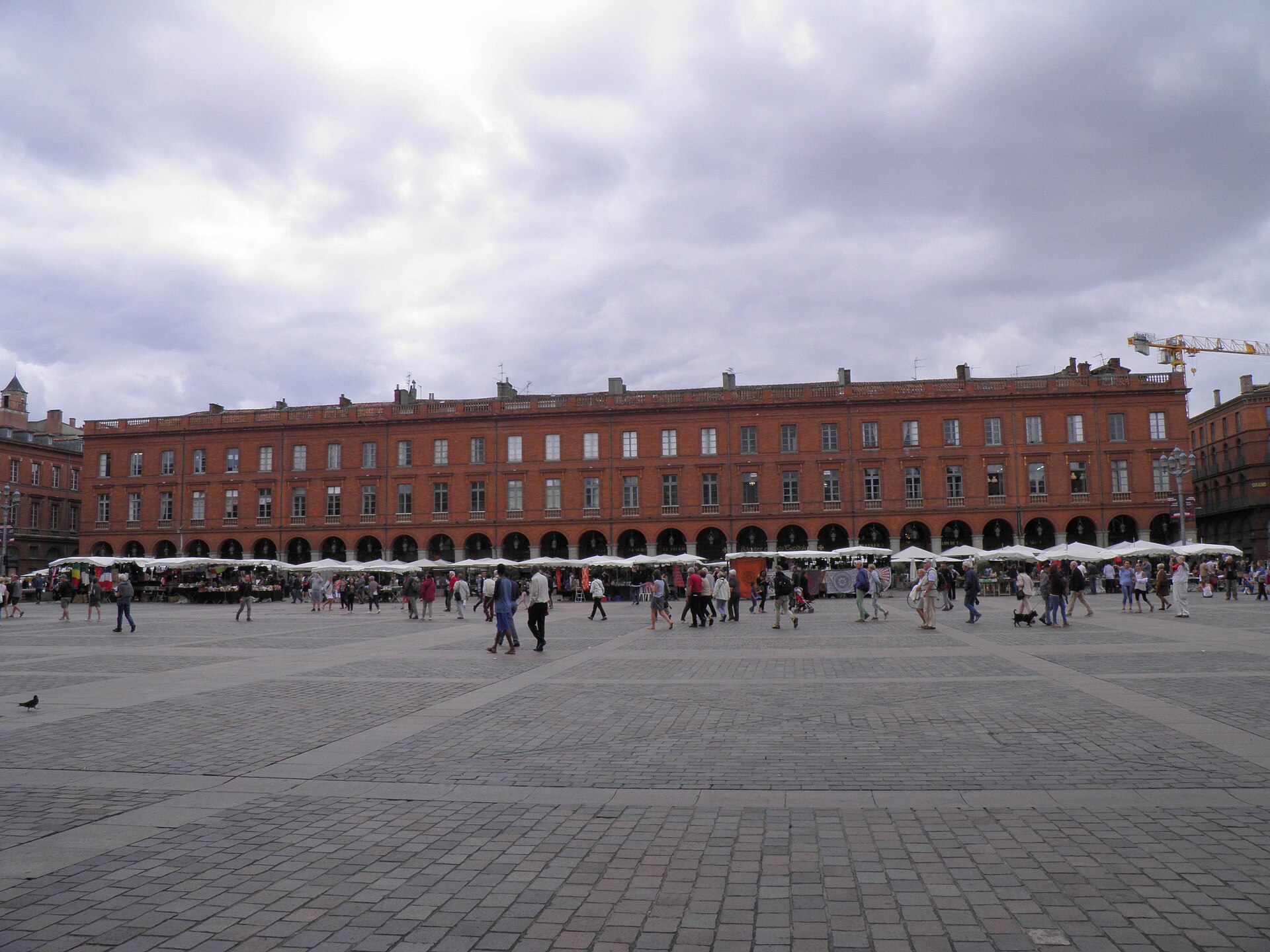 Place du Capitole, Toulouse, façades et terrasses